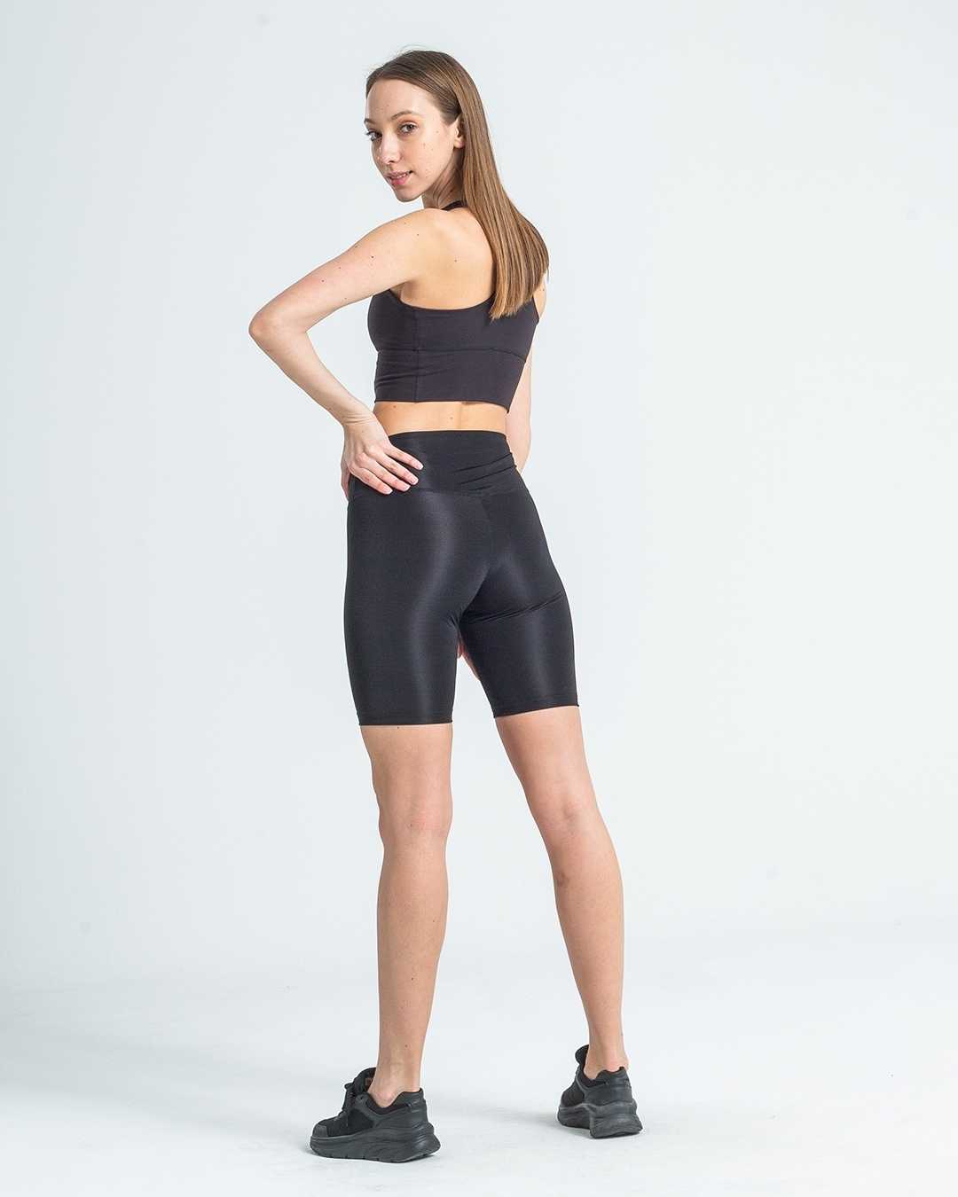 V Kemer Parlak Şort