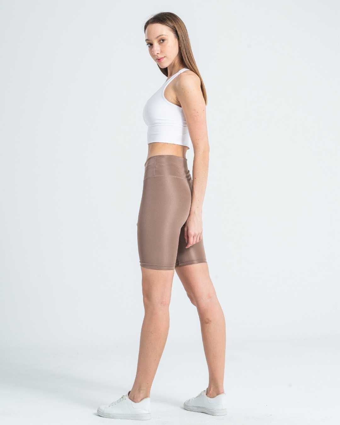 V Kemer Parlak Şort